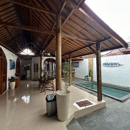 Medewi Secret SurfCamp Hotel Pulukan Exterior foto
