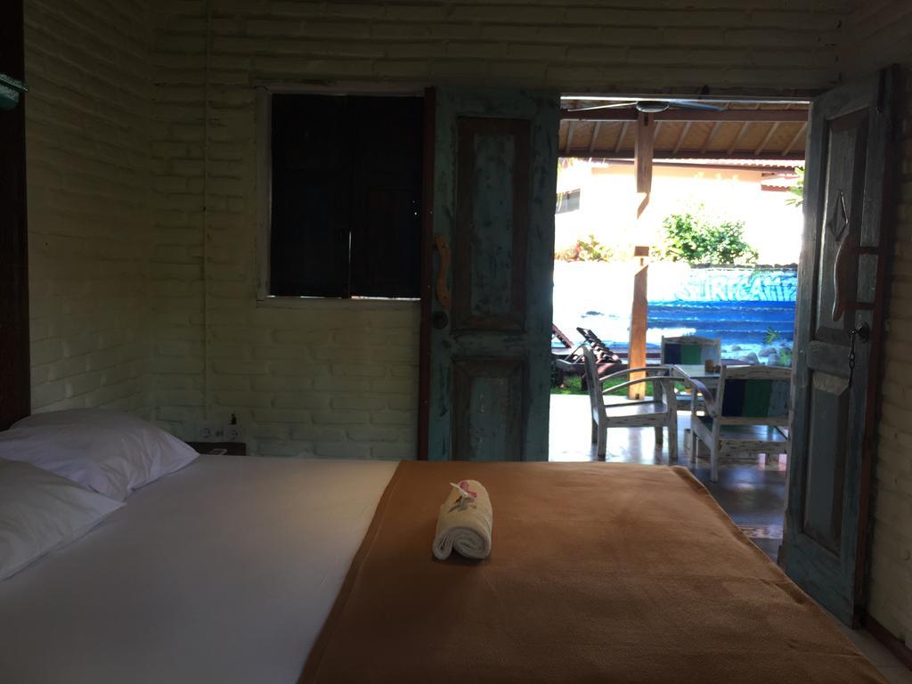 Medewi Secret SurfCamp Hotel Pulukan Exterior foto