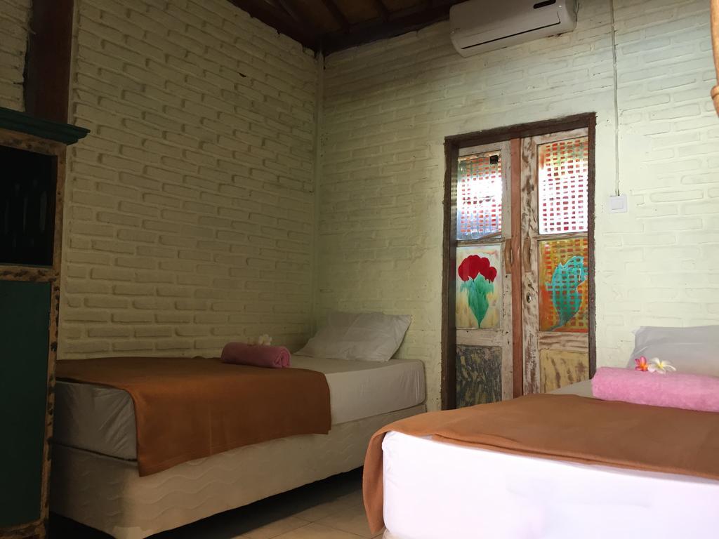 Medewi Secret SurfCamp Hotel Pulukan Exterior foto